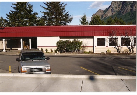 Great Pizza and Bar Location - TI's Available