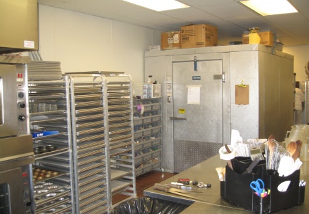 Low Rent Catering/Commercial Kitchen and Bakery