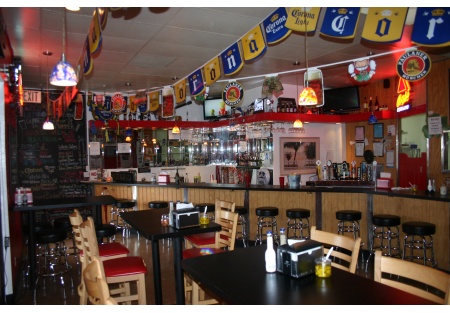 Bar and Restaurant, great rent and food large alcohol selection