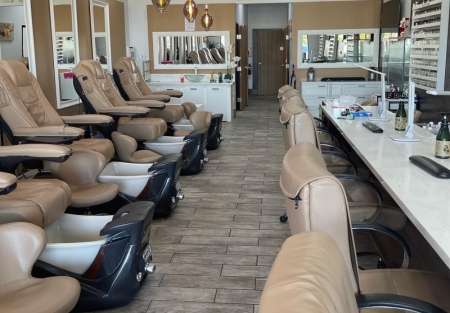 Nail salon for sale with low rent in Oceanside